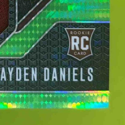 2024 Panini Prizm Jayden Daniels Rookie Gear Green Pulsar MEM RC Commanders - Sports Cards