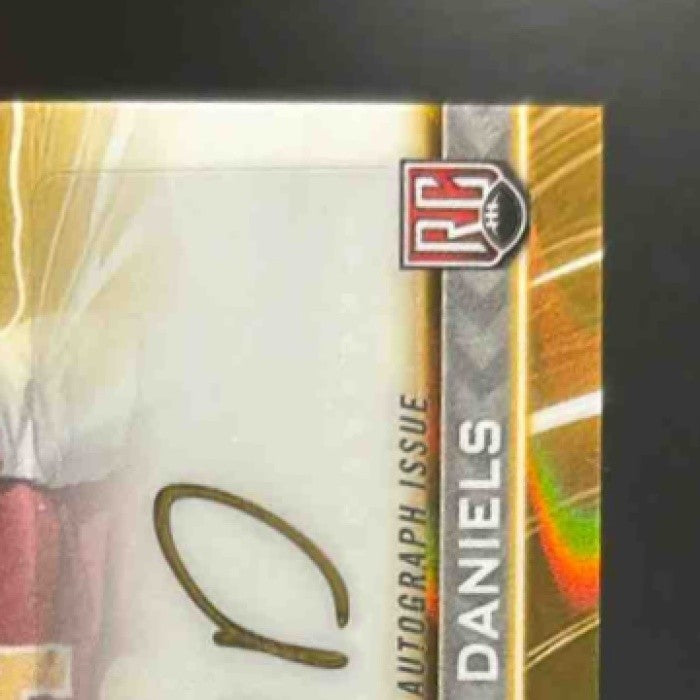 2024 Topps Resurgence Jayden Daniels Amped Up Patch Auto Gold /50 MEM RC - Sports Cards