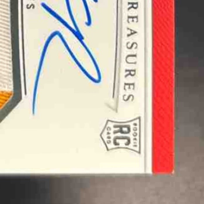 2025 National Treasures Jalen Royals Crossover Patch Auto /99 MEM RC Chiefs - Sports Cards