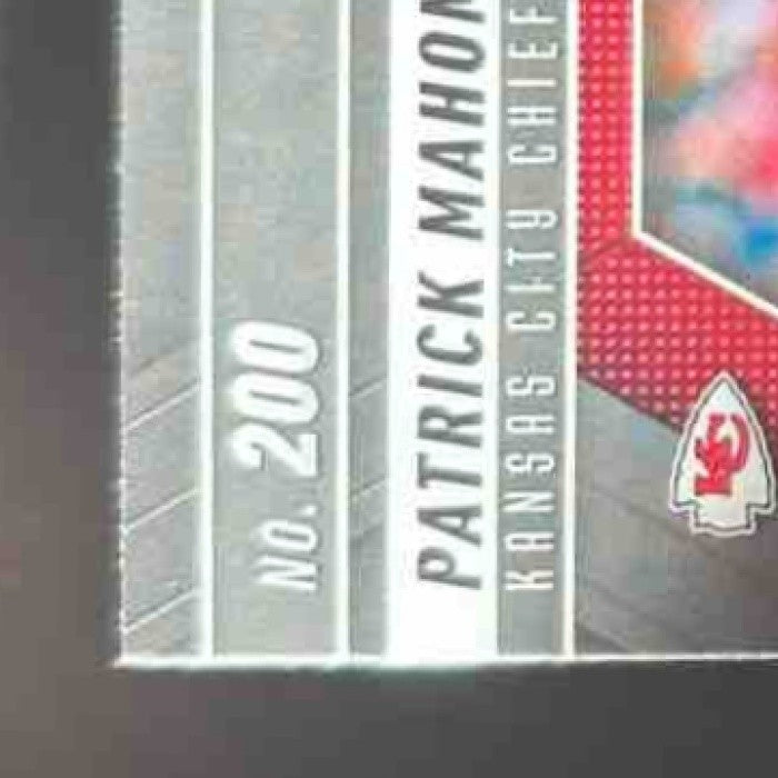 2025 Panini Mosaic Patrick Mahomes II Reactive Yellow #200 Kansas City Chiefs - Sports Cards