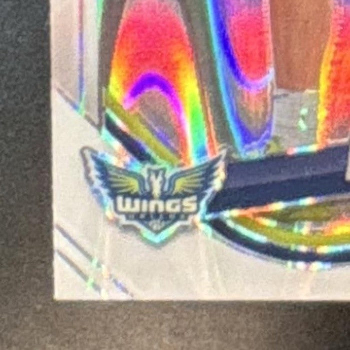 2025 Panini WNBA Prizm Paige Bueckers White Seismic #147 Dallas Wings - Sports Cards
