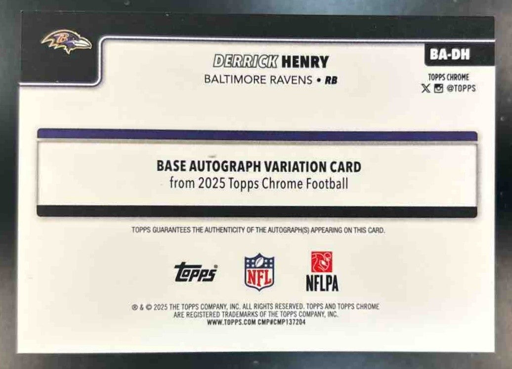 2025 Topps Chrome Derrick Henry Auto Blue Refractor 62/150 Baltimore Ravens - Sports Cards