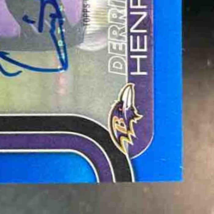 2025 Topps Chrome Derrick Henry Auto Blue Refractor 70/150 Baltimore Ravens - Sports Cards