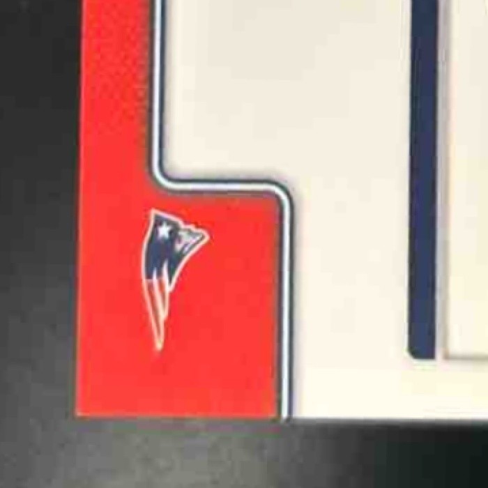 2025 Topps Chrome TreVeyon Henderson Auto Gold Geometric /50 RC Patriots - Sports Cards