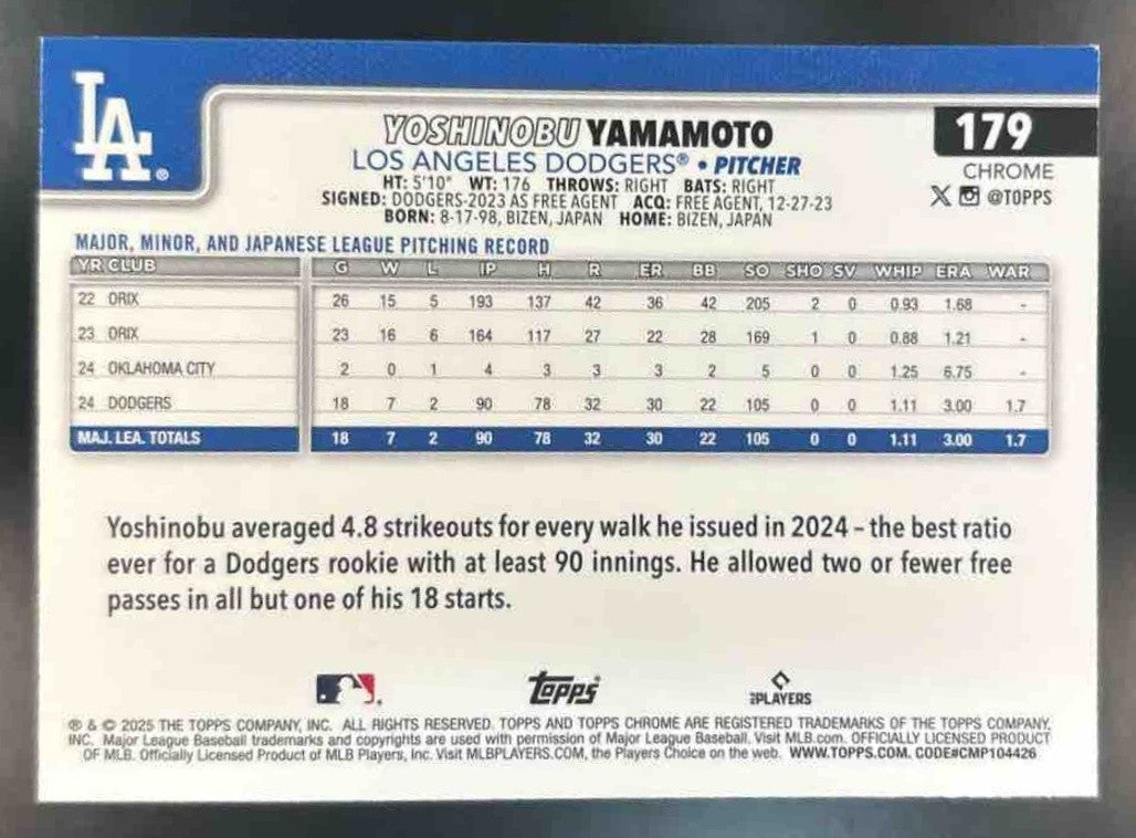 2025 Topps Chrome Yoshinobu Yamamoto RayWave Refractor #179 Los Angeles Dodgers - Sports Cards