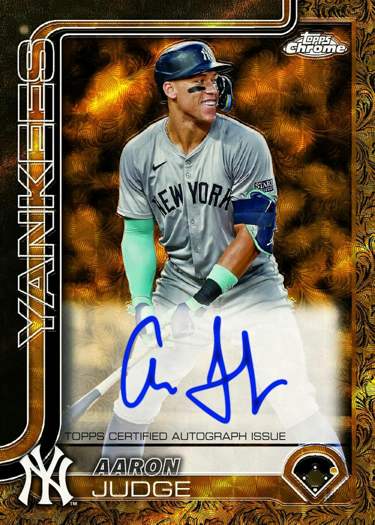 2025 Topps Gilded Collection Baseball Hobby Box - Sports Collectibles