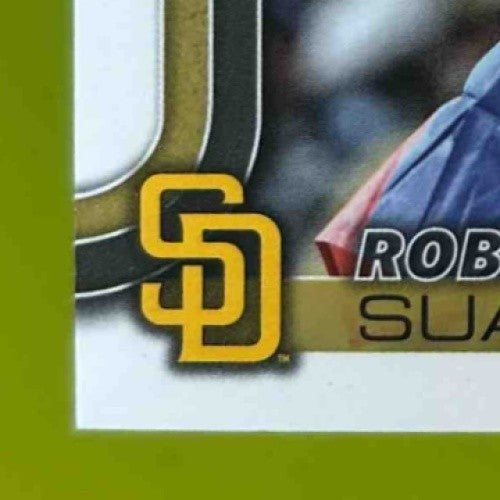 2025 Topps Robert Suarez Golden Mirror Variation SSP #633 San Diego Padres - Sports Cards