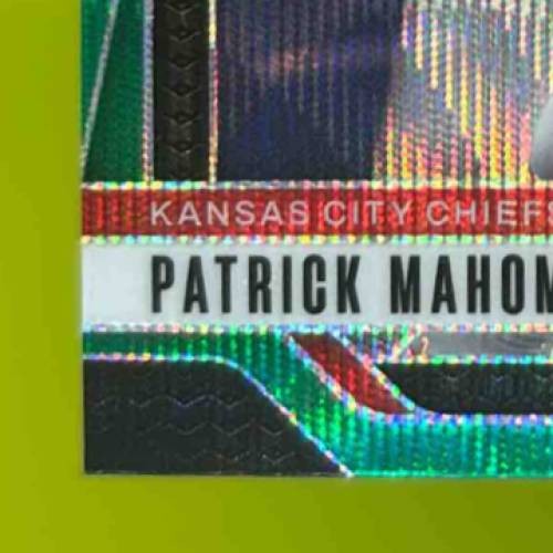 2024 Panini Prizm Patrick Mahomes II Green Wave #138 Kansas City Chiefs