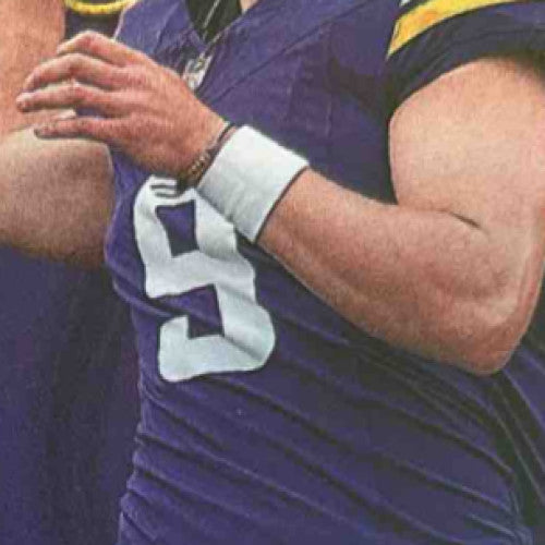 2024 Panini Gold Standard J.J. McCarthy Newly Minted Patch /499 MEM RC Vikings