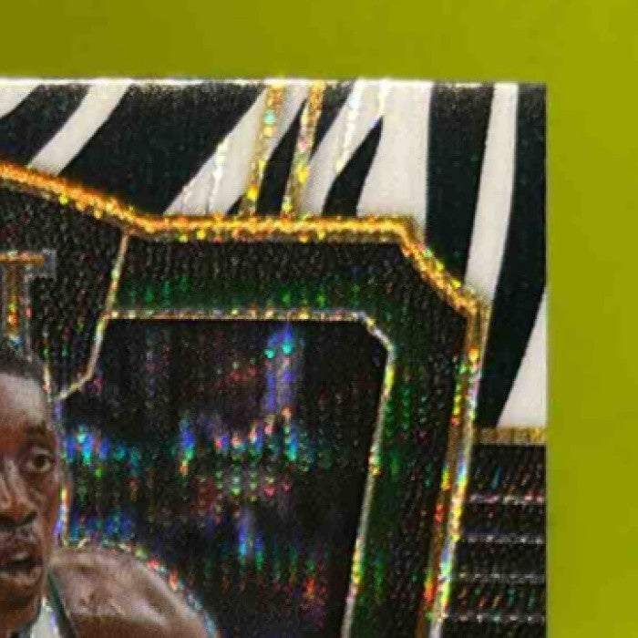 2017-18 Panini Select Tony Snell Zebra Prizms #118 Premier Level Milwaukee Bucks