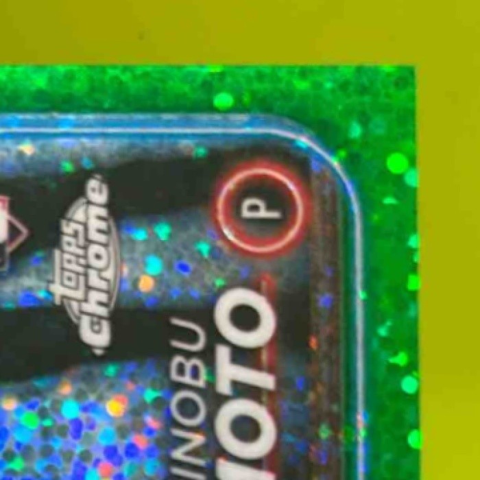 2024 Topps Chrome Update Yoshinobu Yamamoto Variation Green Speckle /99 RC