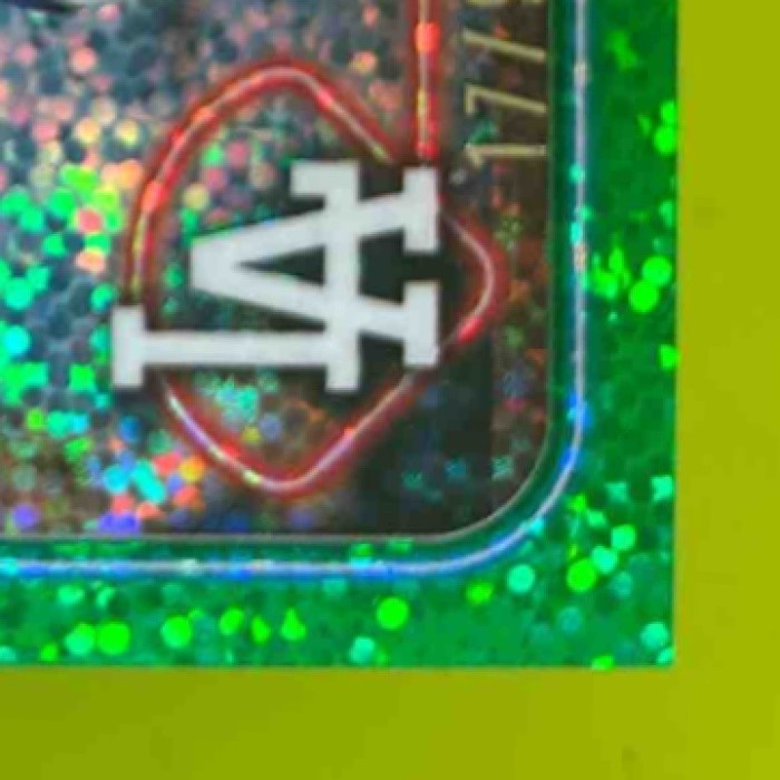 2024 Topps Chrome Update Yoshinobu Yamamoto Variation Green Speckle /99 RC
