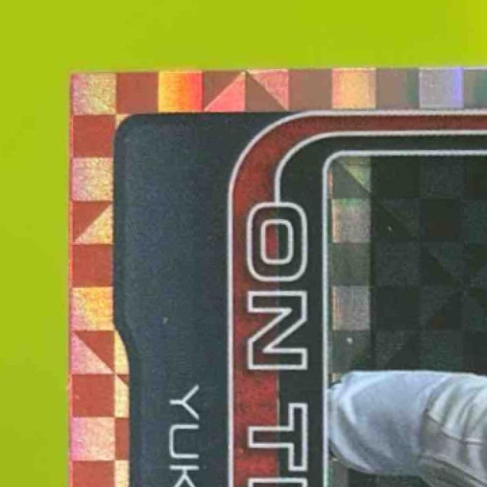 2025 Topps Chrome Formula 1 Yuki Tsunoda Green Checker Flag Refractor 39/99 #184