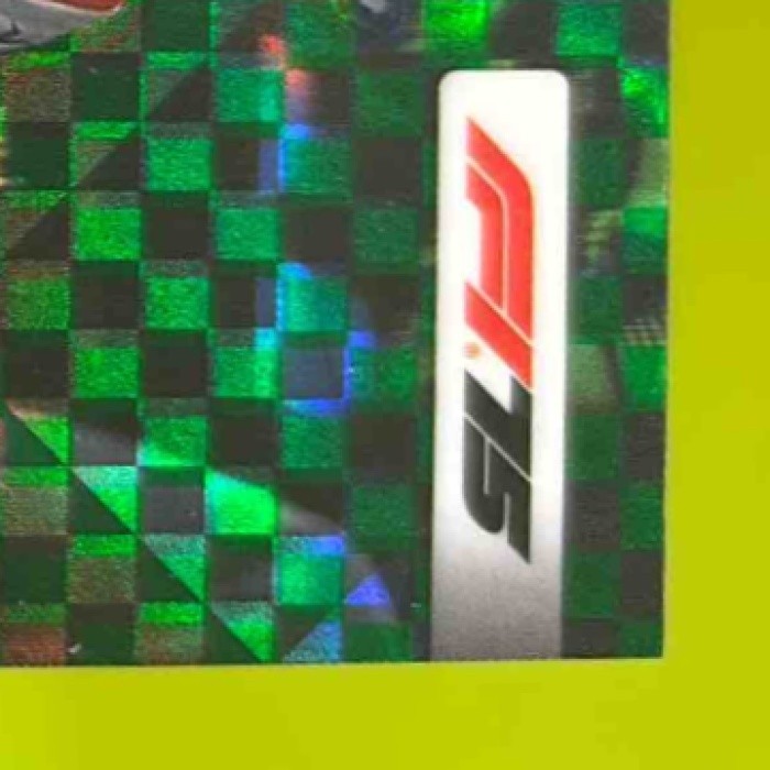 2025 Topps Chrome Formula 1 Yuki Tsunoda Green Checker Flag Refractor 39/99 #184
