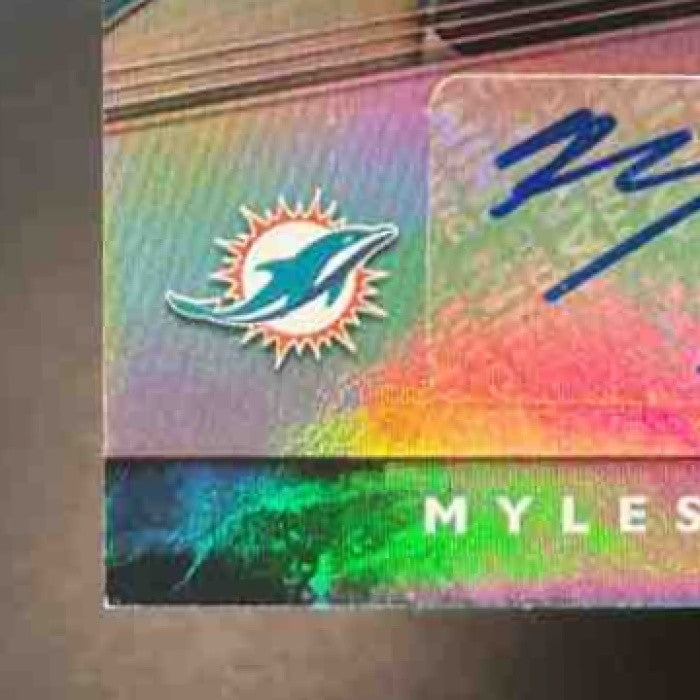 2019 Panini Gold Standard Myles Gaskin Golden Rookie Auto /199 RC Miami Dolphins