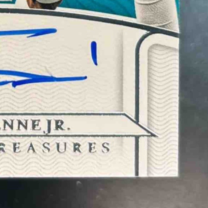 2021 National Treasures Travis Etienne Jr. /99 #169 Rookie Patch Auto RC Jaguars