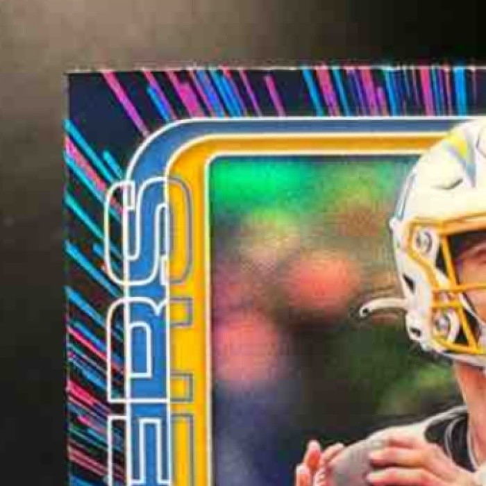 2025 Topps Chrome Justin Herbert Neon Pulse Refractor #158 Los Angeles Chargers