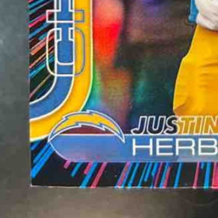 2025 Topps Chrome Justin Herbert Neon Pulse Refractor #158 Los Angeles Chargers