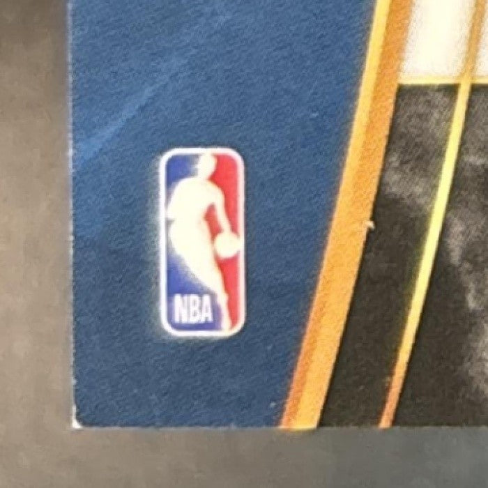 2019-20 Panini Select Kevin Love Throwback Memorabilia Gold /10 Timberwolves