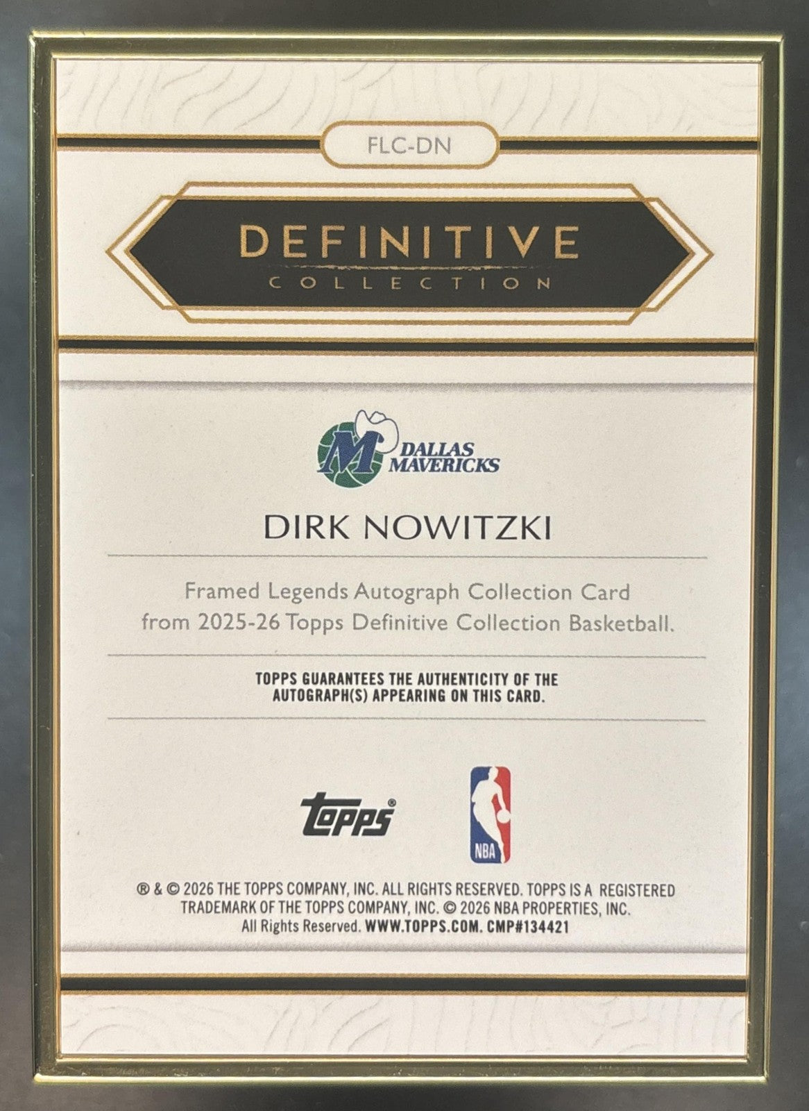 2025-26 Topps Definitive Collection Dirk Nowitzki Framed Legends Auto Black 1/10