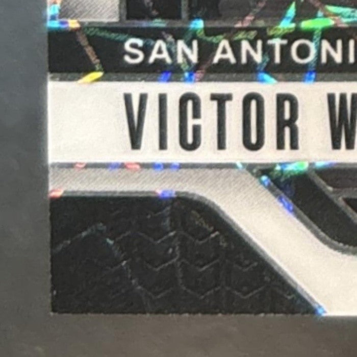 2024-25 Panini Prizm Victor Wembanyama White Lazer /275 #172 San Antonio Spurs