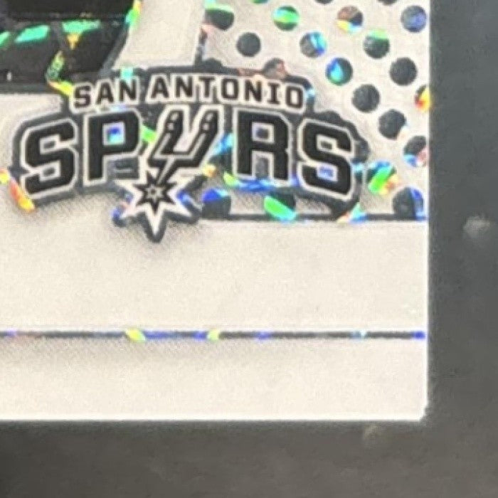 2024-25 Panini Prizm Victor Wembanyama White Lazer /275 #172 San Antonio Spurs