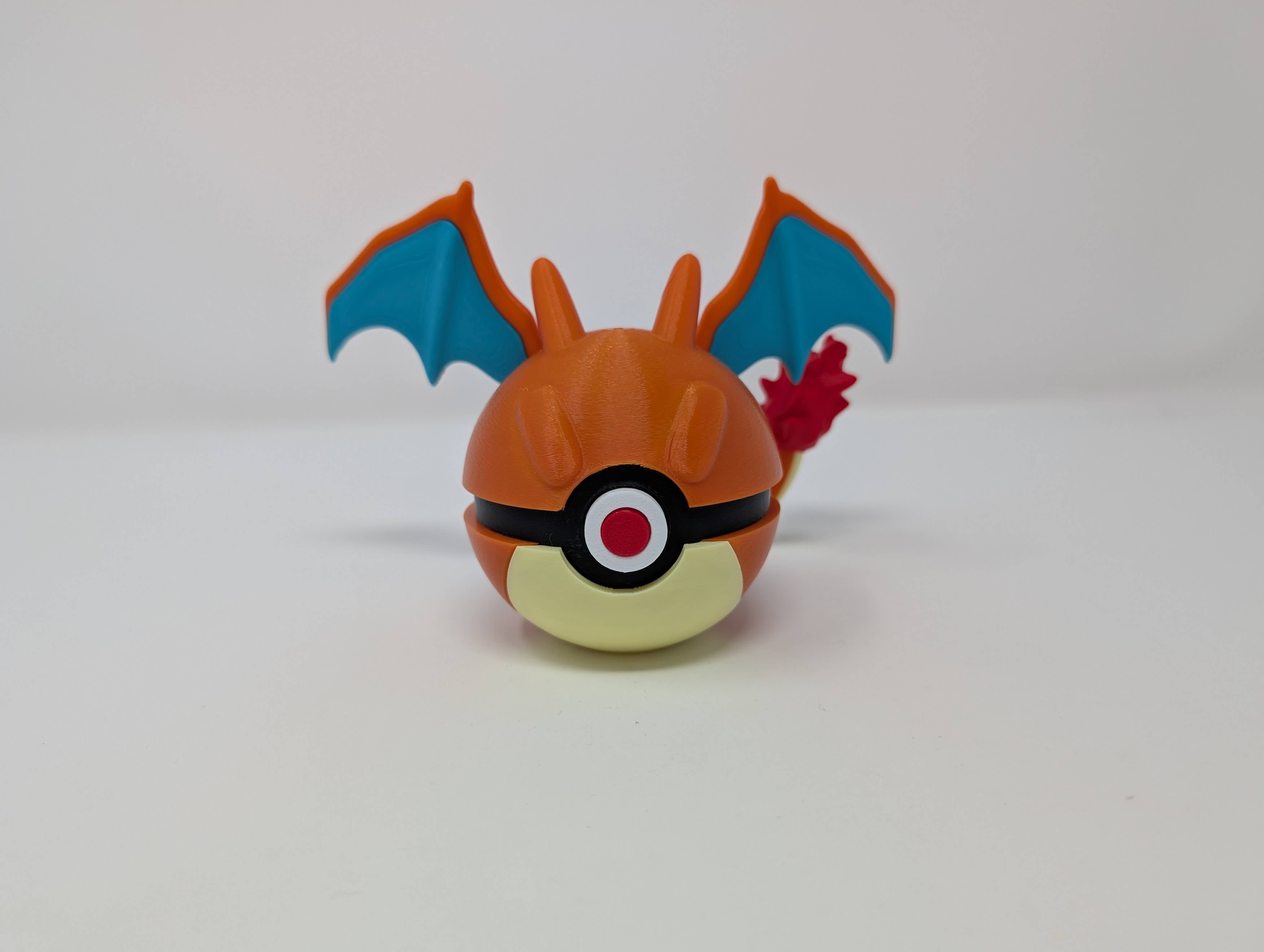 Charizard Style Pokeball - Pokemon